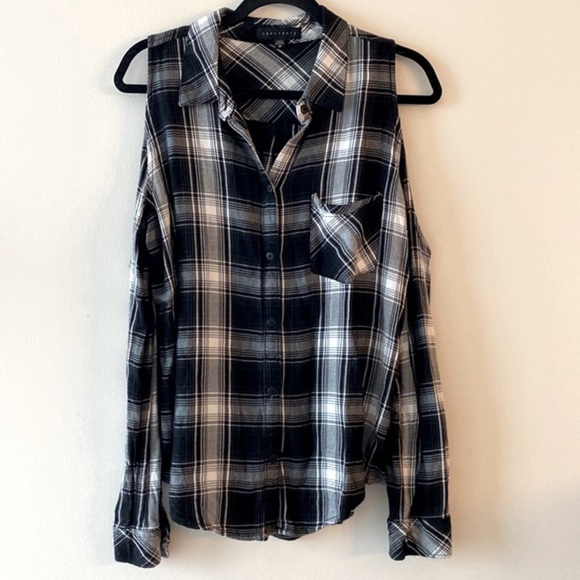Sanctuary Delaney Cold Shoulder Plaid Flannel - Picture 6 of 11